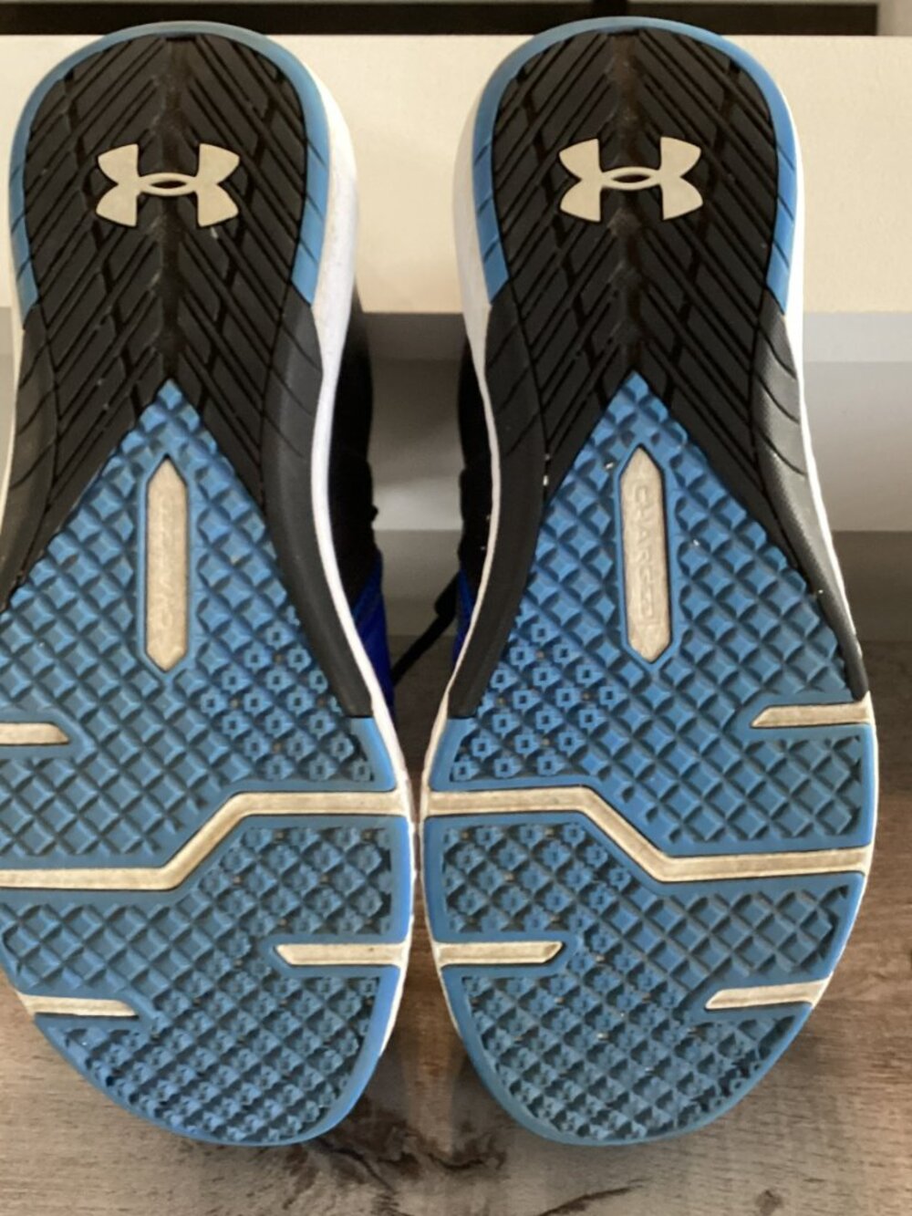 Under Armour Blue and Black Charged Shoes - Men's sz 10.5 - Picture 4 of 6